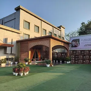 Luxe Opera Nh8 - 7km From Igi Airport Delhi - 